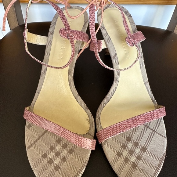 Burberry sandals 39 1/2 - Picture 6 of 9